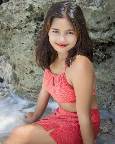 Beautiful Filipina's in the Philippines/Bikini Days are Back.